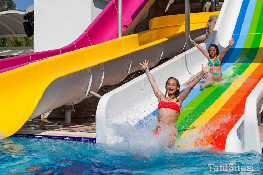 Karmir Hotel Resort & Spa